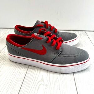 Nike • SB Zoom Stefan Janoski Canvas Sneakers • Size: Men’s 8 • Red & Gray
